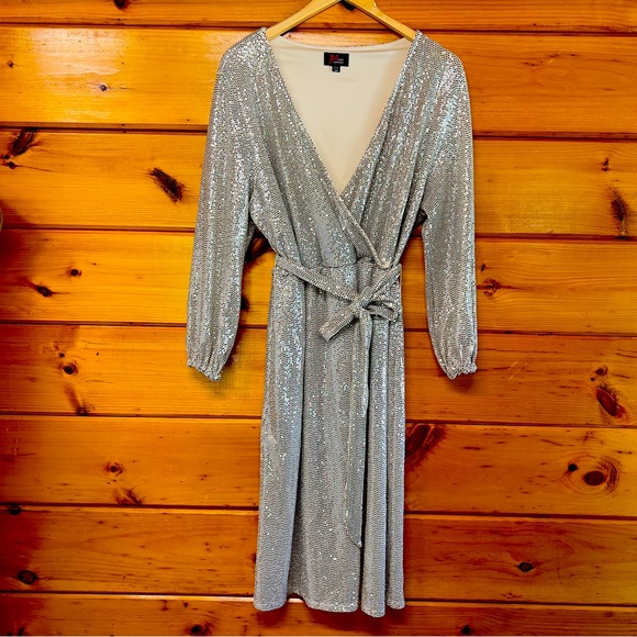 JM Studio by John Meyer Silver Sequin Dress 16W All Stretch Metallic Fabric Wrap - Picture 1 of 5